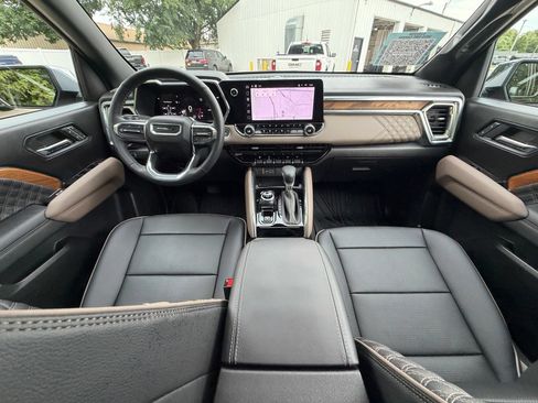 Used 2025 GMC Canyon Denali AWD/4WD image 20