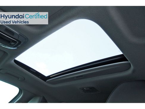 Certified 2025 Hyundai Elantra Limited FWD image 30
