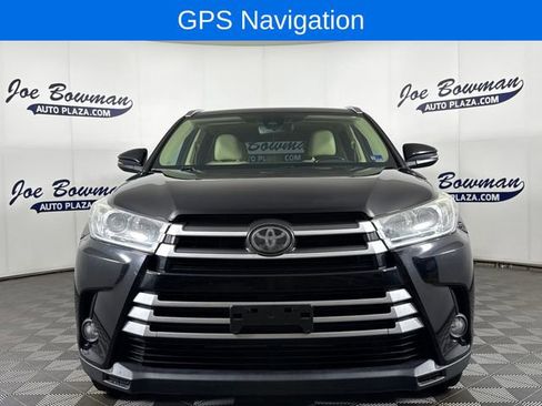 Used 2018 Toyota Highlander XLE AWD/4WD image 3