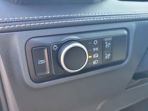 Used 2025 Ford Mustang Premium image 16