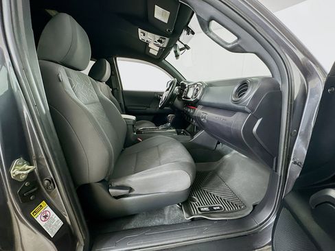 Used 2016 Toyota Tacoma TRD Off-Road w/ Towing Package image 28