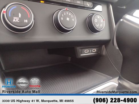 Used 2024 Volkswagen Jetta Sport image 18