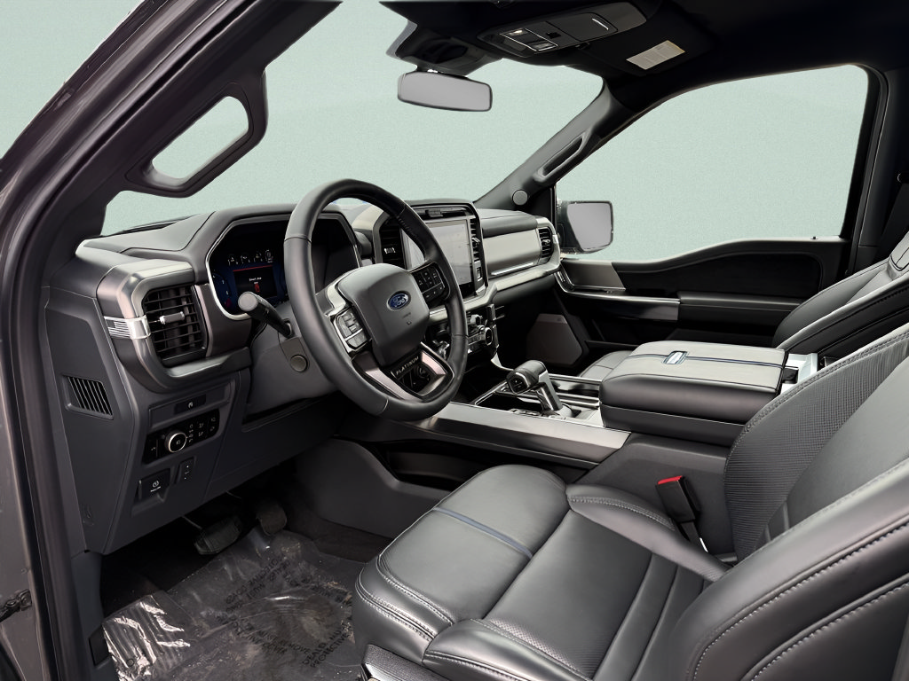 Certified 2025 Ford F150 Platinum w/ FX4 Off-Road Package AWD/4WD image 4