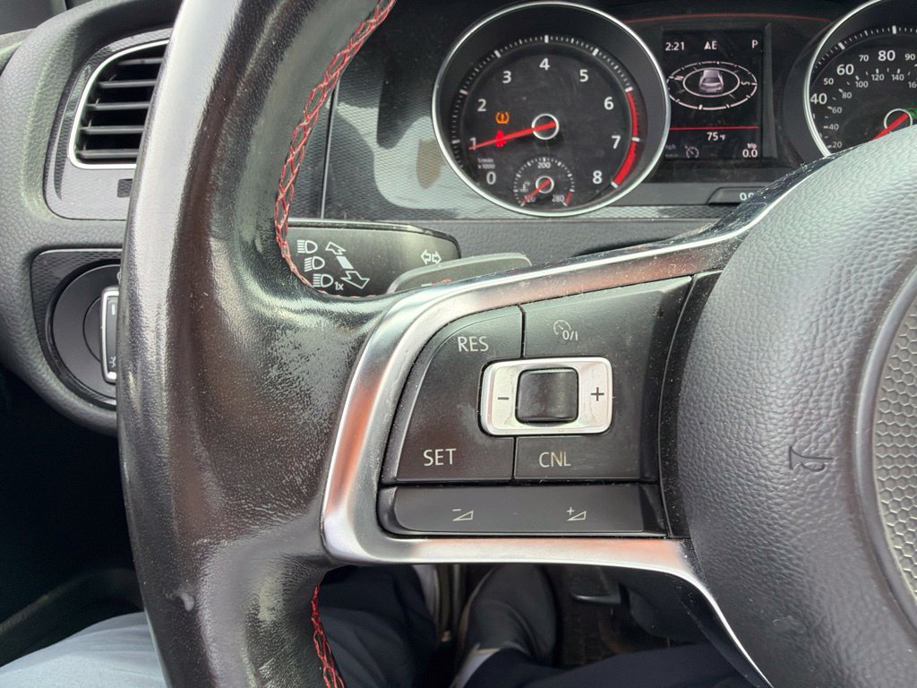 Used 2017 Volkswagen GTI SE FWD image 6