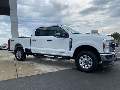 Used 2024 Ford F250 XLT image 13