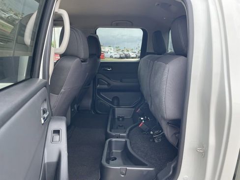 Certified 2024 Nissan Frontier SV image 18