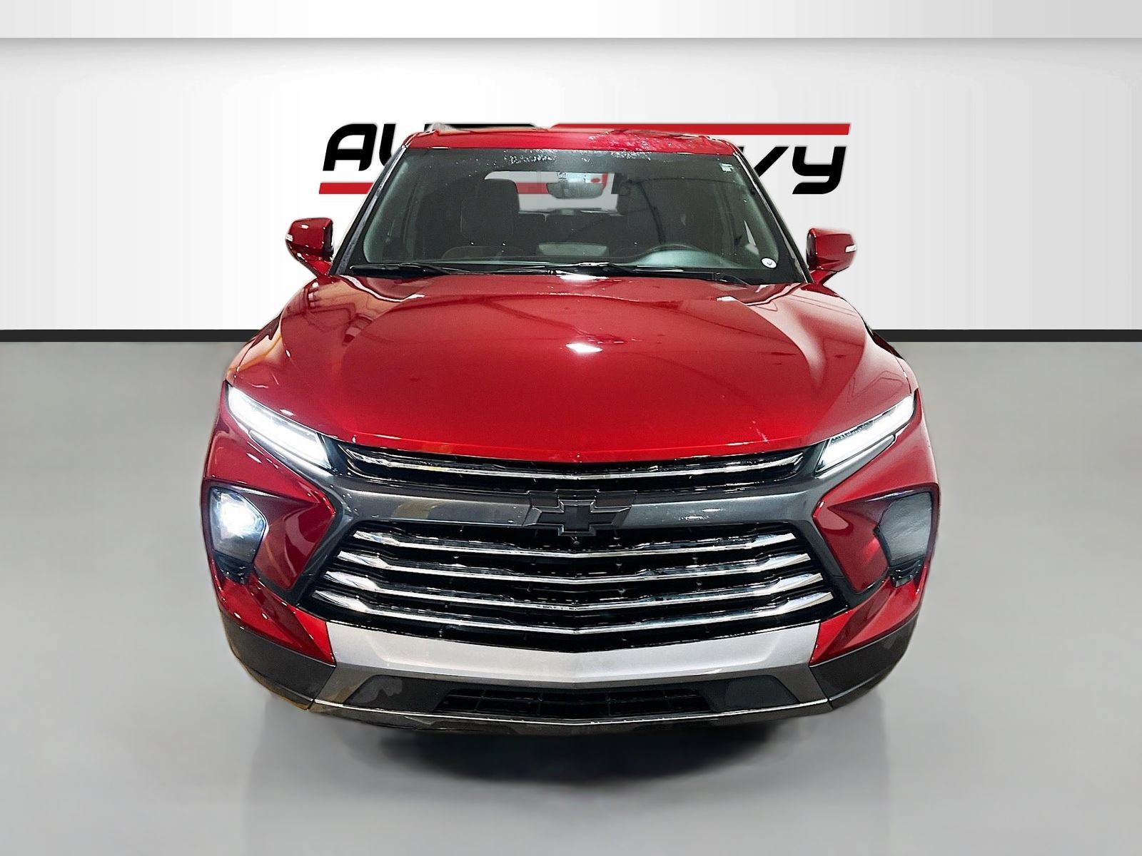Used 2025 Chevrolet Blazer Premier w/ Driver Confidence II Package AWD/4WD image 2