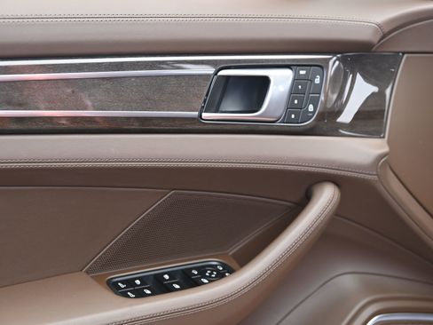 Used 2023 Porsche Panamera GTS image 27