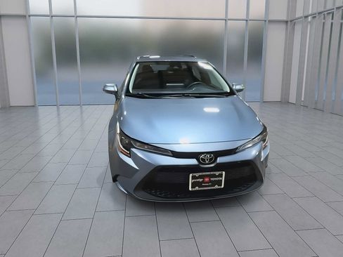 Used 2022 Toyota Corolla LE FWD image 3