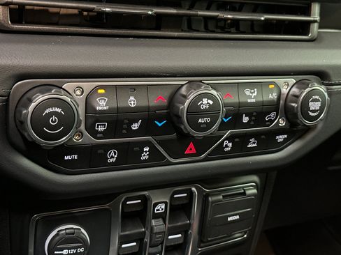 New 2025 Jeep Wrangler Sahara w/ Safety Group image 20