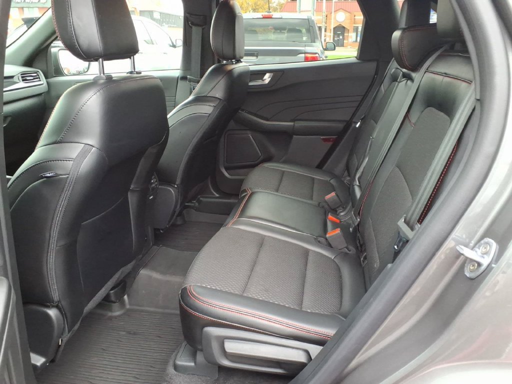 Certified 2024 Ford Escape ST-Line w/ Tech Pack #1 AWD/4WD image 11