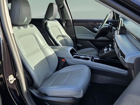 Used 2022 Lincoln Corsair Grand Touring image 16