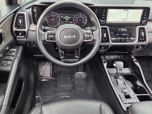 Used 2023 Kia Sorento EX w/ Panoramic Sunroof Package image 7