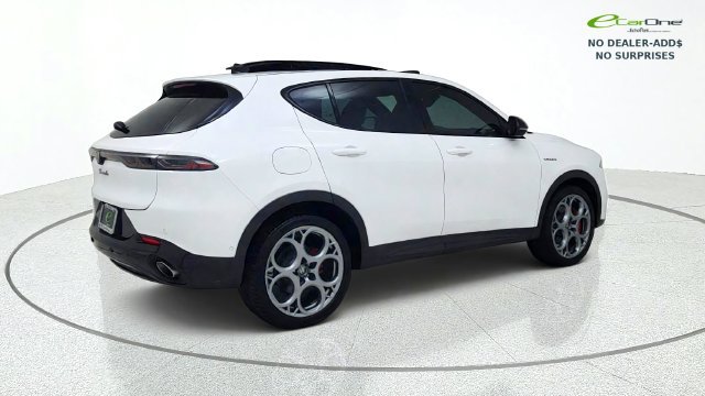 Used 2024 Alfa Romeo Tonale Veloce w/ Active Assist Package AWD/4WD image 8