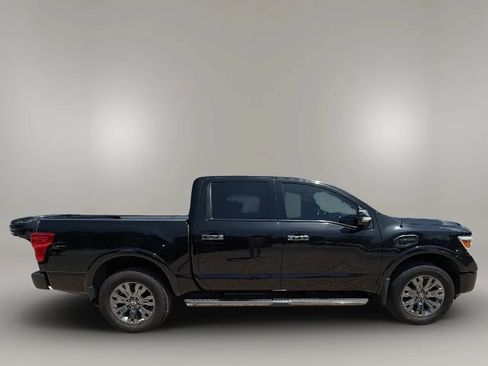 Used 2017 Nissan Titan Platinum Reserve AWD/4WD image 8