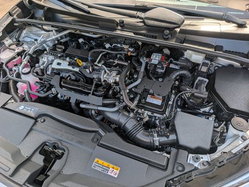 Used 2024 Toyota Prius LE FWD image 20