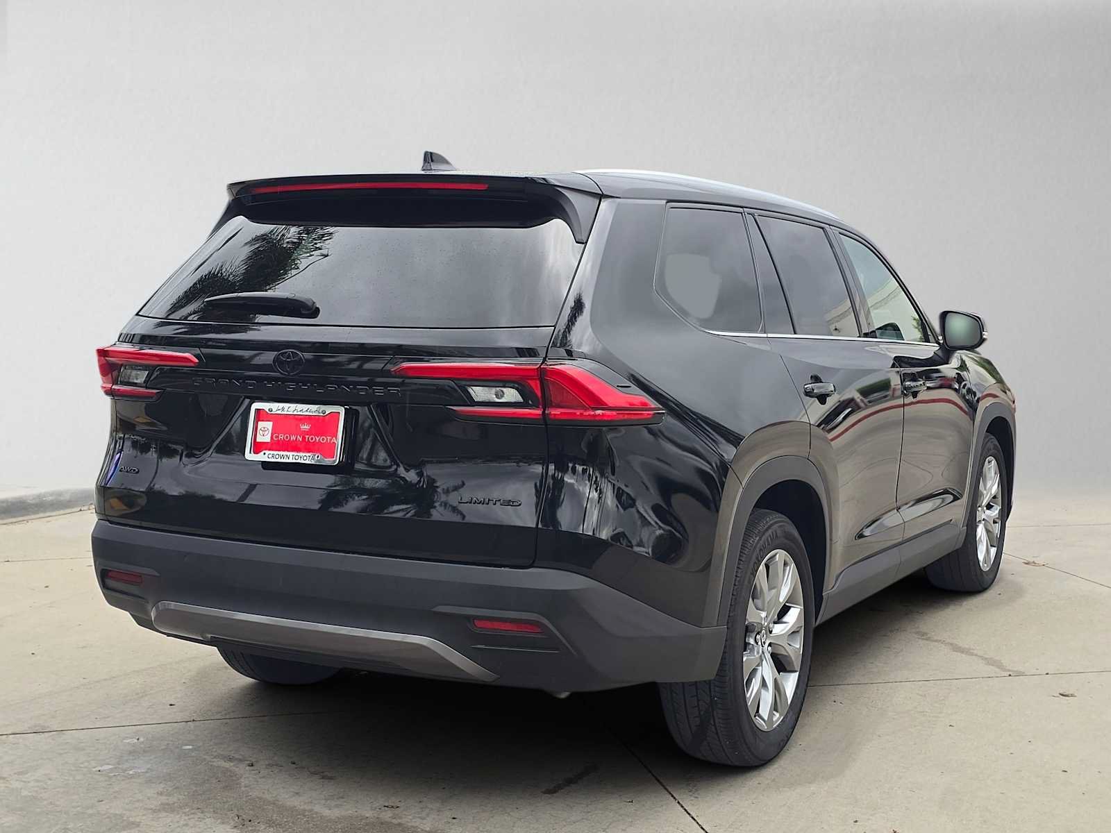 Certified 2024 Toyota Grand Highlander AWD image 3