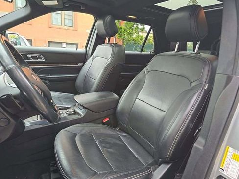 Used 2017 Ford Explorer Limited w/ Equipment Group 301A AWD/4WD image 7