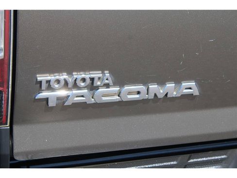 Used 2011 Toyota Tacoma 4x4 Regular Cab image 21