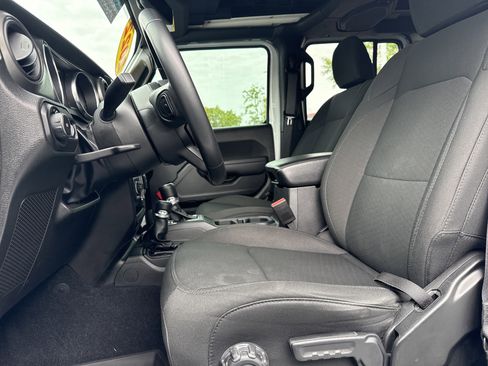 Used 2022 Jeep Wrangler Unlimited Sport w/ Sun And Sound Package AWD/4WD image 15