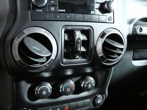 Used 2018 Jeep Wrangler Unlimited Sport S AWD/4WD image 19