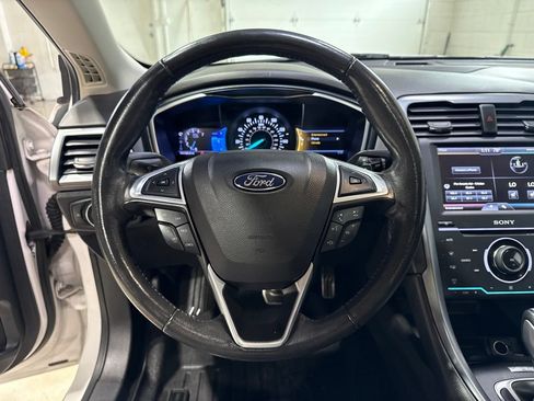 Used 2013 Ford Fusion Titanium FWD image 11