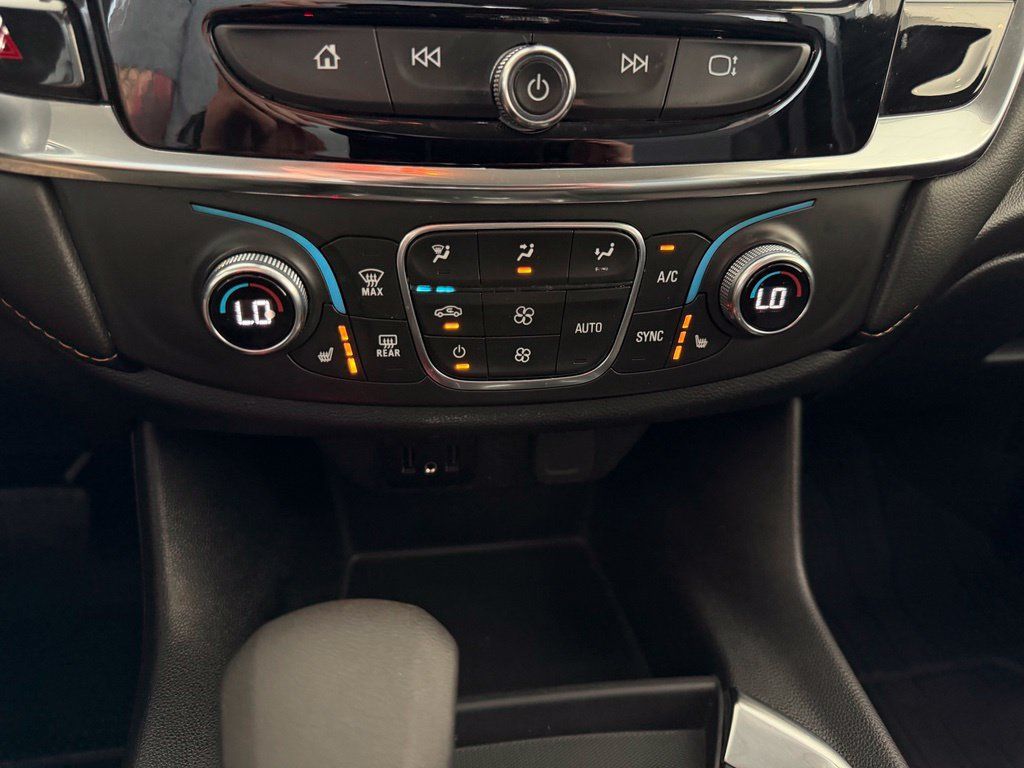 Used 2021 Chevrolet Traverse LT FWD image 26