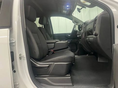 Used 2023 Chevrolet Silverado 2500 Custom w/ Custom Convenience Package AWD/4WD image 18