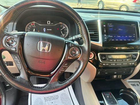 Used 2016 Honda Pilot Touring image 19