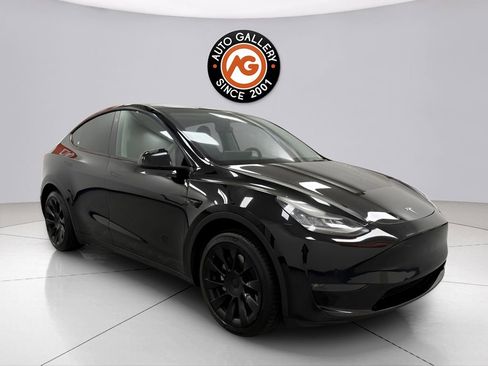 Used 2021 Tesla Model Y Long Range image 1