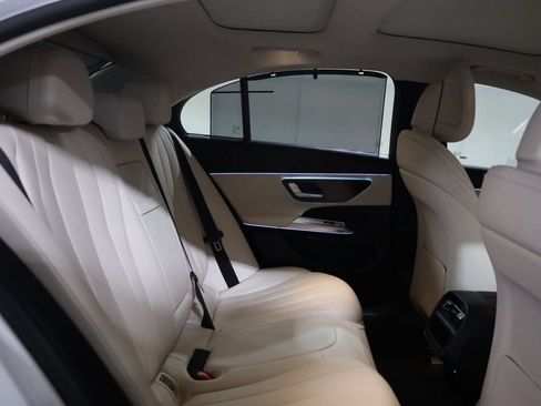 Used 2026 Mercedes-Benz E 350 4MATIC Sedan image 43