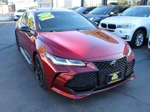 Used 2019 Toyota Avalon Touring w/ Preferred Accessory Package FWD image 8