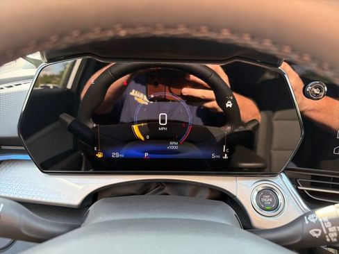 New 2026 Chevrolet Trax LT w/ LT Convenience Package FWD image 21