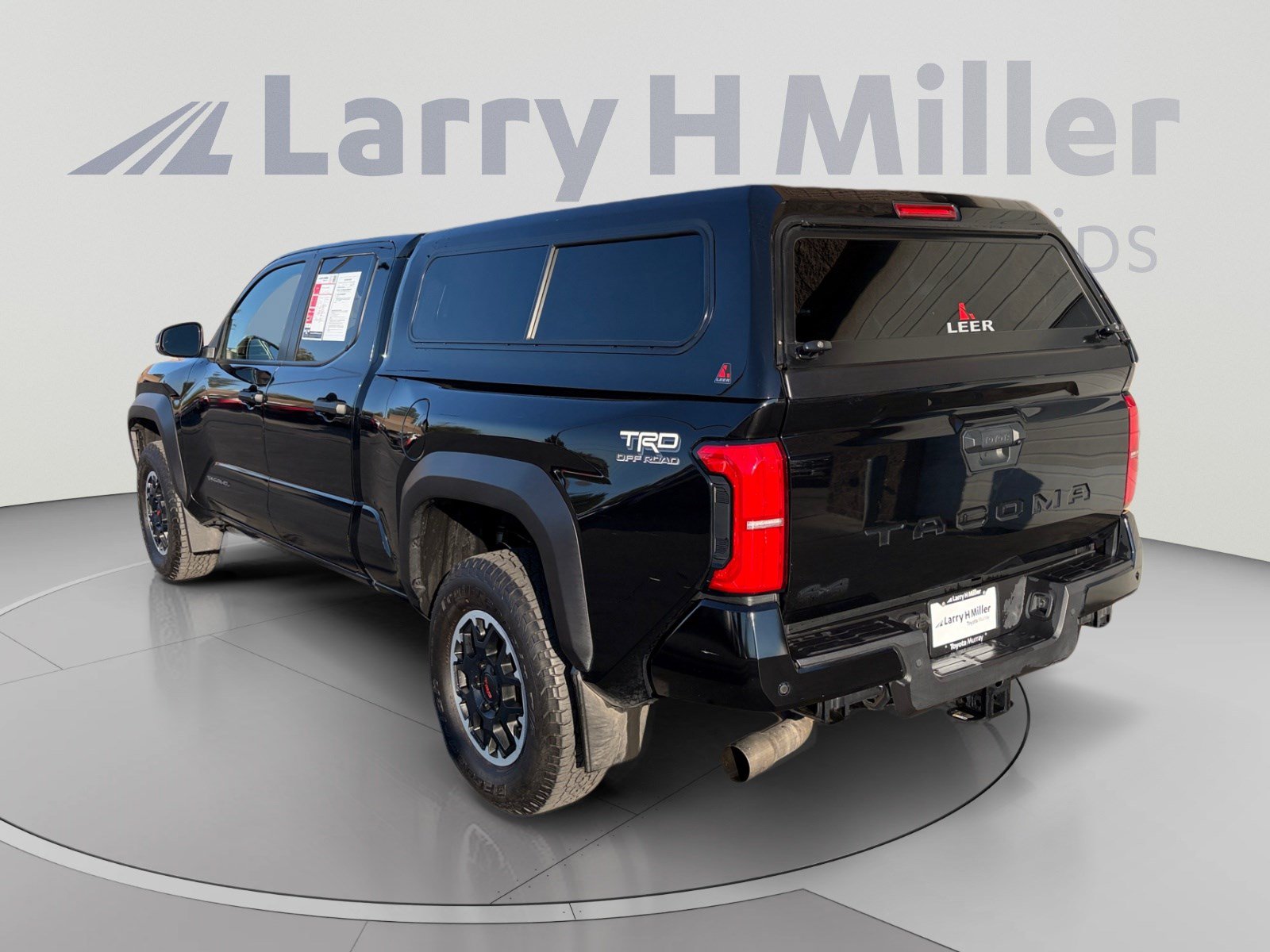 Used 2024 Toyota Tacoma SR5 AWD/4WD image 3