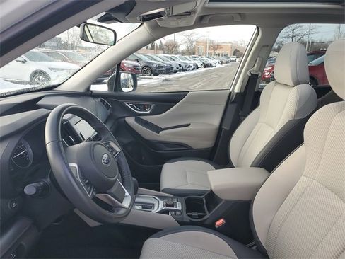 Used 2023 Subaru Forester Premium image 18