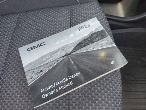 Used 2023 GMC Acadia SLE w/ Driver Convenience Package image 15