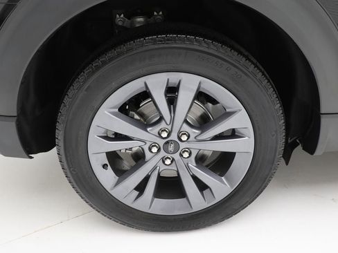 Used 2022 Ford Explorer XLT w/ Equipment Group 202A image 11