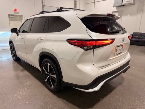 Used 2021 Toyota Highlander XSE FWD image 7