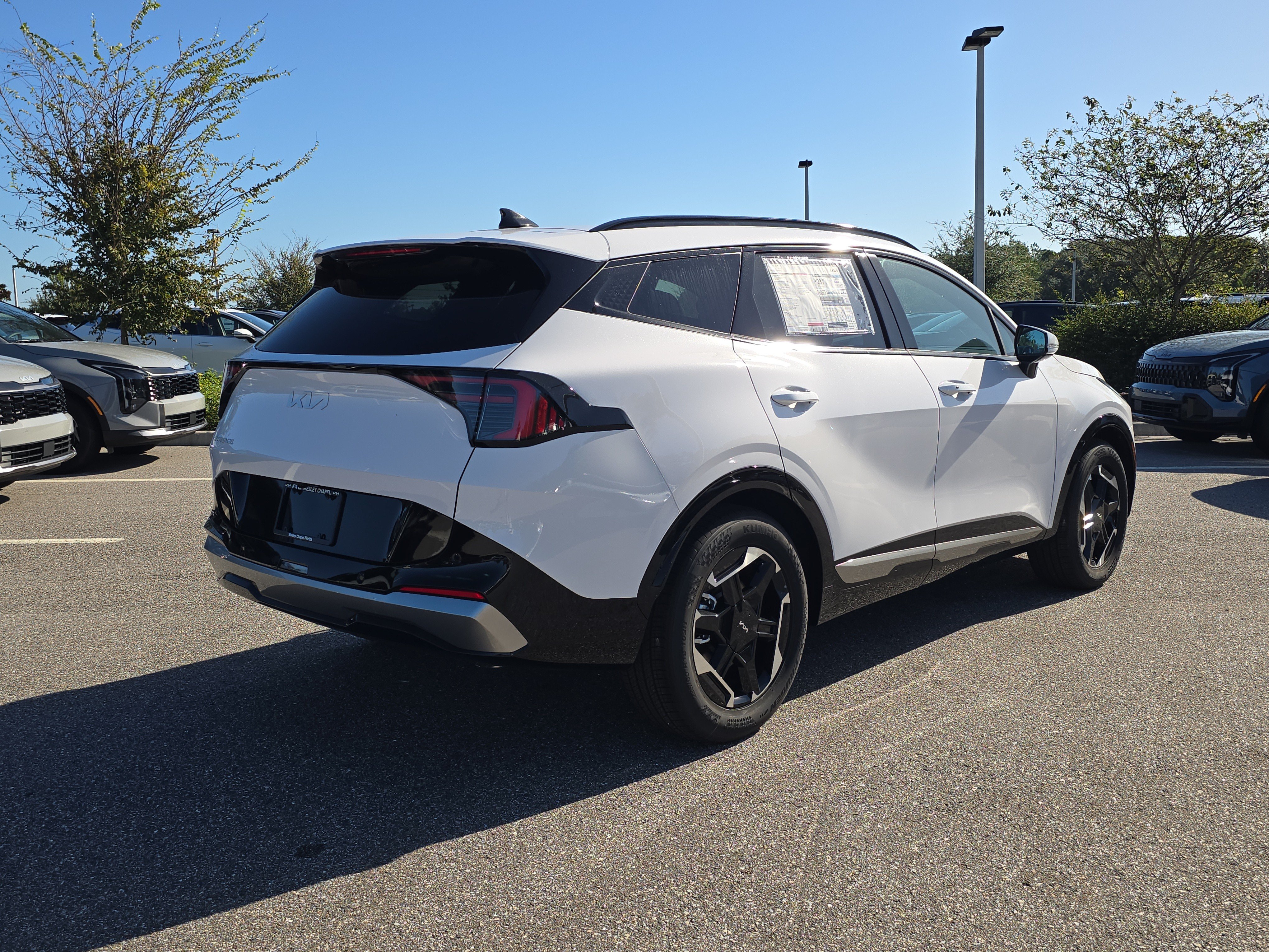 New 2027 Kia Sportage SX FWD image 8