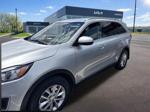 Used 2018 Kia Sorento AWD image 4