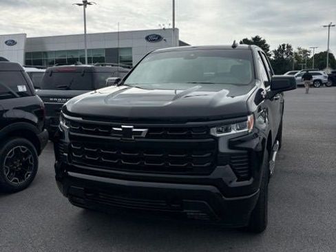 Used 2025 Chevrolet Silverado 1500 RST AWD/4WD image 2