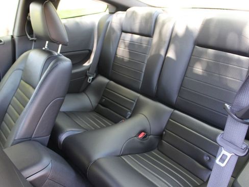 Used 2008 Ford Mustang GT RWD image 9
