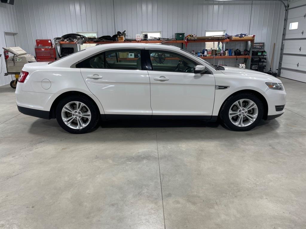 Used 2014 Ford Taurus SEL w/ Equipment Group 201A FWD image 8