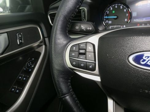Used 2023 Ford Explorer XLT w/ Equipment Group 202A image 34