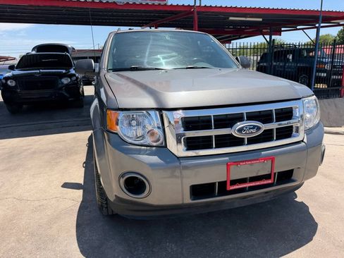 Used 2011 Ford Escape XLT AWD/4WD image 5