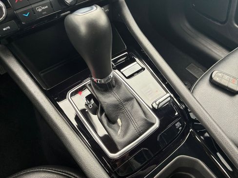 Used 2025 Jeep Compass Limited image 42