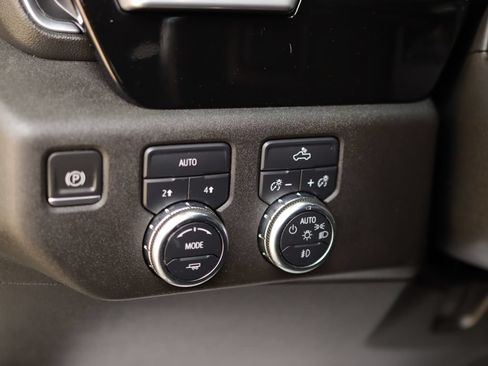Used 2022 GMC Sierra 1500 Elevation AWD/4WD image 10