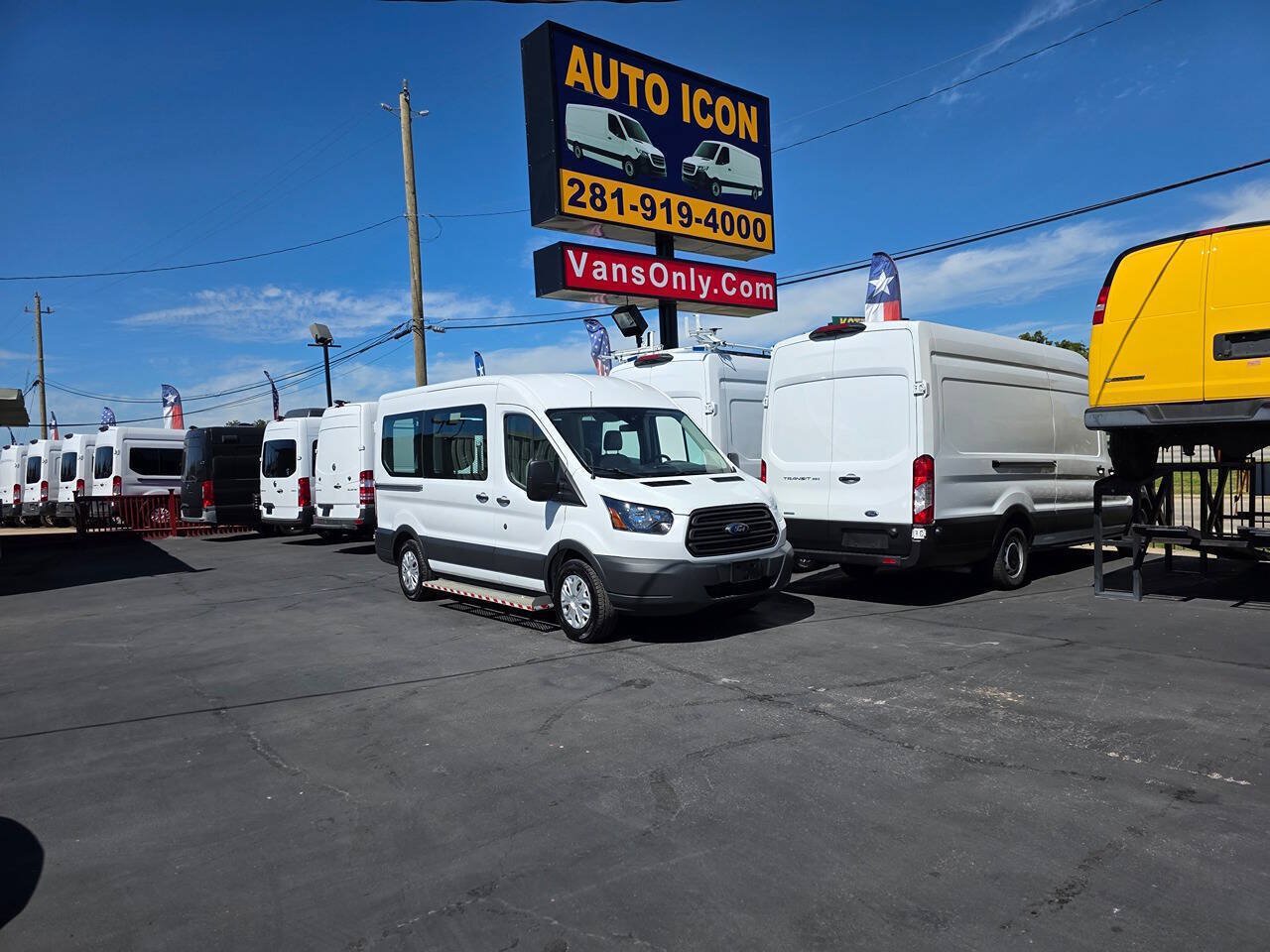 Used 2018 Ford Transit 150 XL RWD image 33