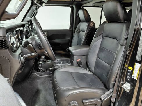 Used 2023 Jeep Wrangler Unlimited Sahara AWD/4WD image 4