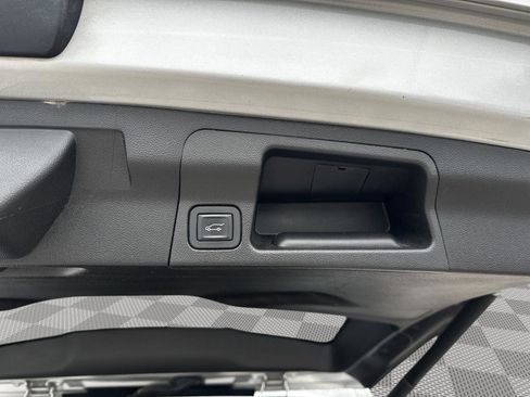 Used 2019 GMC Acadia SLT AWD/4WD image 25